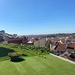 100 Steps Amazing View Апартаменти Лісабон