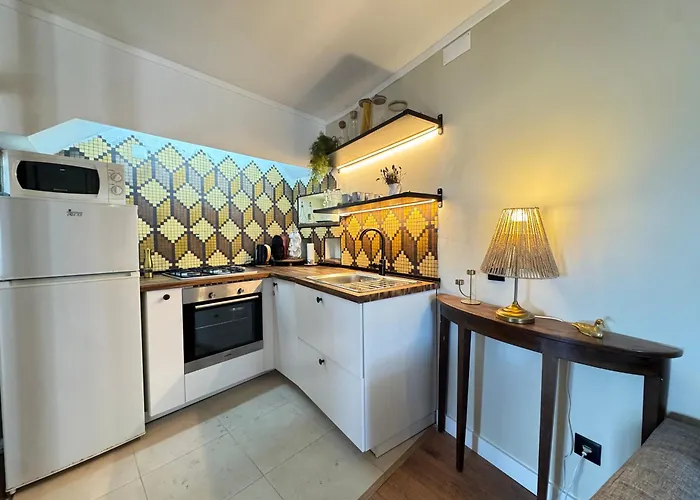 Апартаменти 100 Steps Amazing View