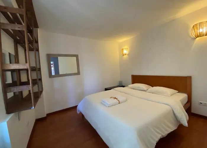 Апартаменти 100 Steps Amazing View