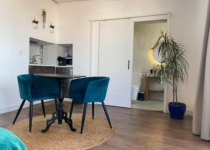 100 Steps Amazing View Лісабон