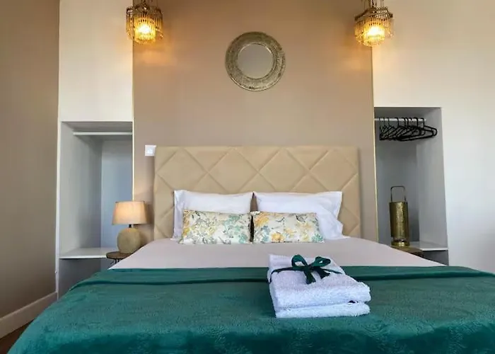 Апартаменти 100 Steps Amazing View *